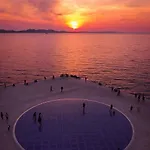 Harbour Deluxe زادار