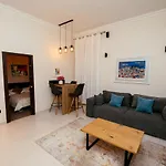 Harbour Deluxe شقة *