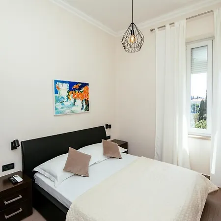 Harbour Deluxe *