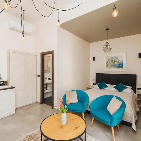 Harbour Deluxe זאדאר