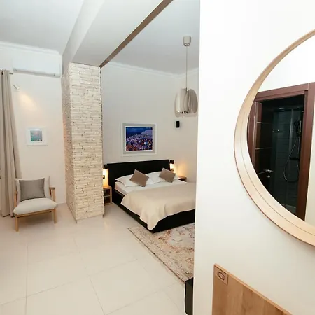 Harbour Deluxe Apartment