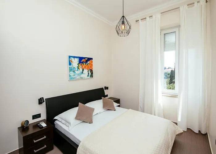 Harbour Deluxe *