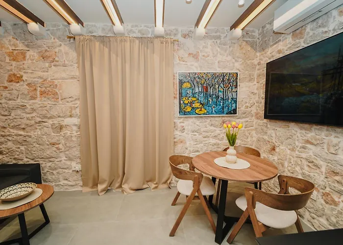 Harbour Deluxe זאדאר